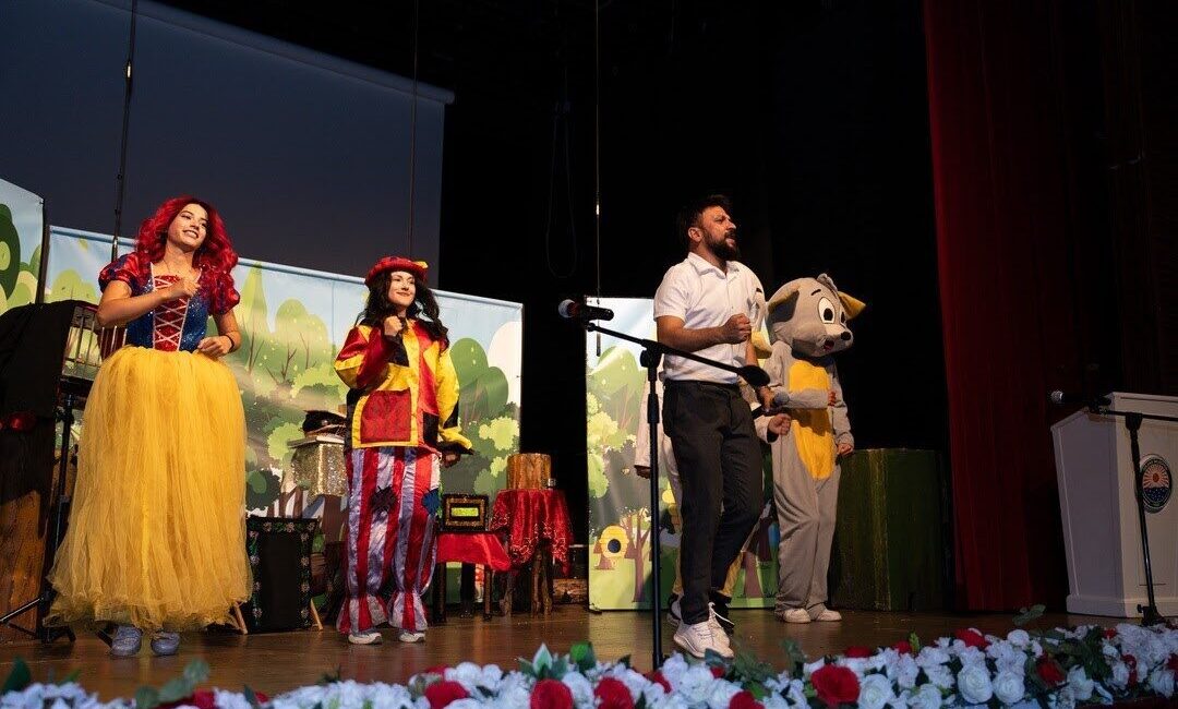 Gölbaşı Belediyesi’nin ara tatil döneminde düzenlediği ’Çocuk Tiyatrosu Günleri’ büyük
