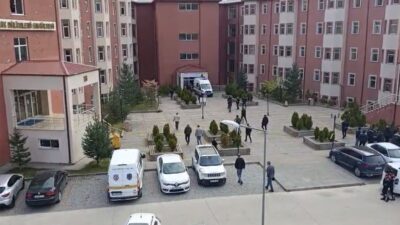 Gümüşhane Üniversitesi’nde görevli bir personel, mesai arkadaşını silahla rehin aldıktan