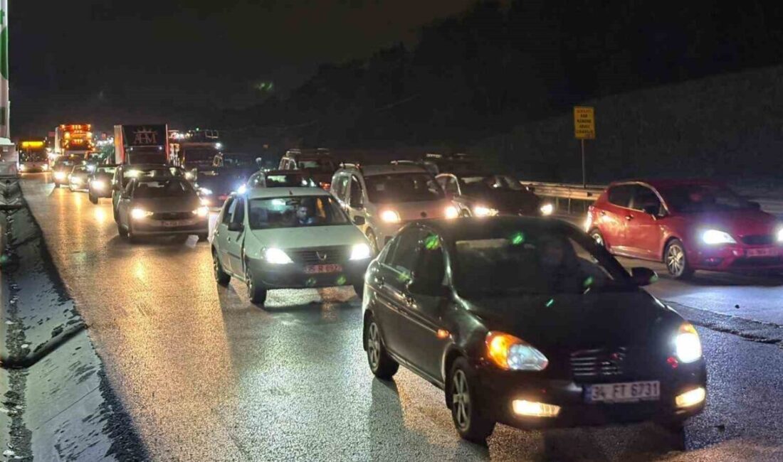 İSKİ’nin Habipler-Arnavutköy yolunda 7. kez gerçekleştirdiği kazı çalışmaları, sürücüleri oldukça