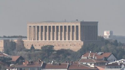 Ankara’da dün akşam saatlerinde etkisini göstermeye başlayan hava kirliliği, bazı