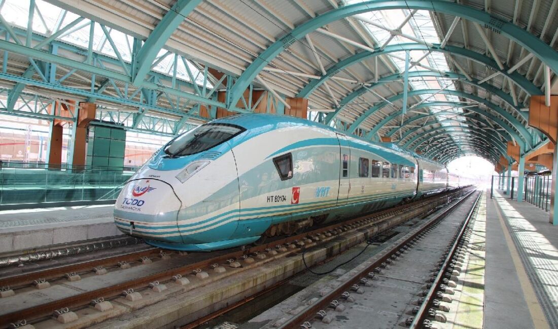 Ulaştırma ve Altyapı Bakanı Abdulkadir Uraloğlu, 24 Kasım Öğretmenler Günü