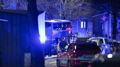 İsveç’in başkenti Stockholm’de çift katlı otobüsün durağa daldığı kazada 3