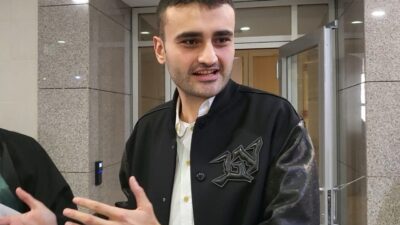CZN Burak olarak da bilinen Burak Özdemir ve babası, kentsel