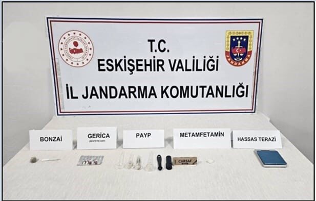 Eskişehir ilinde jandarma ekipleri, kent merkezinde bulunan bir piknik alanında