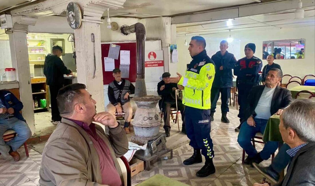 Jandarma ekipleri, Bilecik’teki belde ve köylerdeki vatandaşları kış lastikleri konusunda