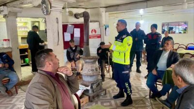 Jandarma ekipleri, Bilecik’teki belde ve köylerdeki vatandaşları kış lastikleri konusunda