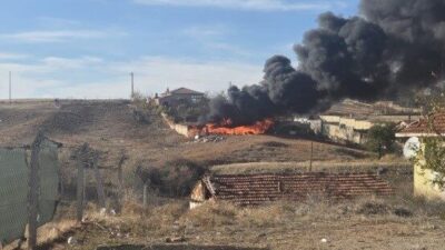 Kırşehir’in Kındam Mahallesi’nde bir evin bahçesinde çıkan yangın, devriye görevindeki