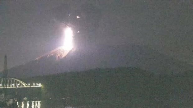 Japonya’nın Kagoshima eyaletinde bulunan Sakurajima Yanardağı’nda meydana gelen patlamada ortaya
