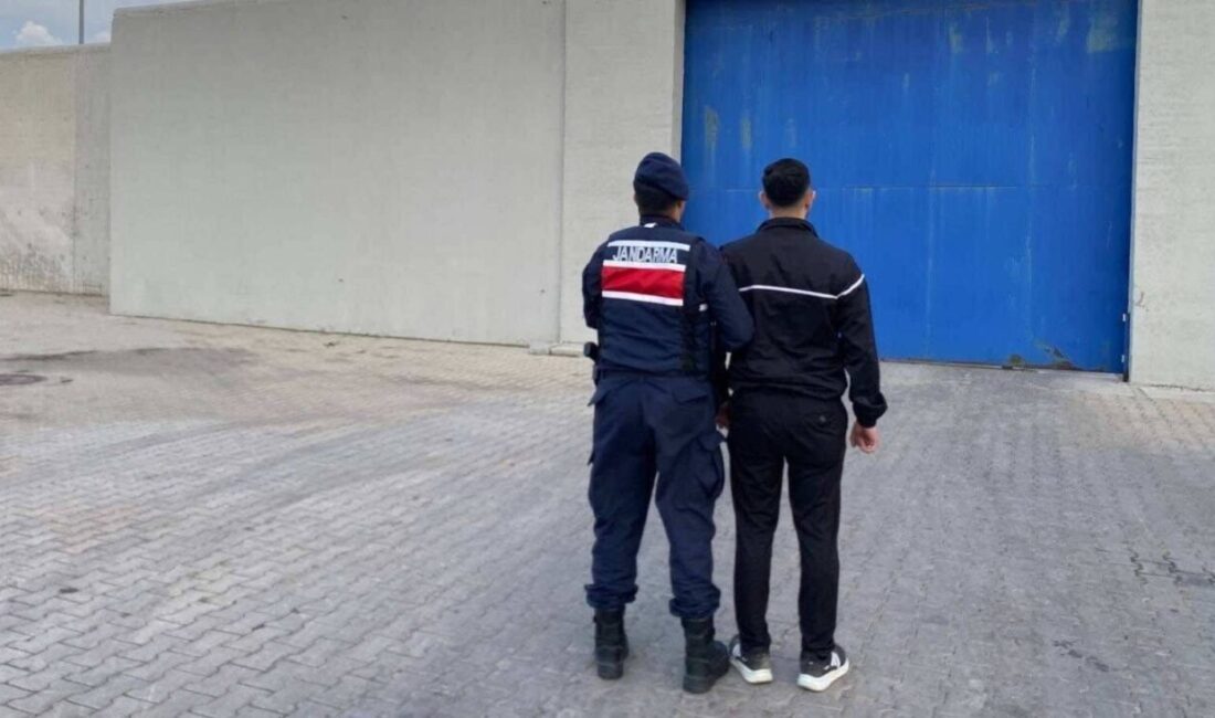 Afyonkarahisar ilinde çeşitli suçlardan aranan ve 12 yıl hapis cezasıyla
