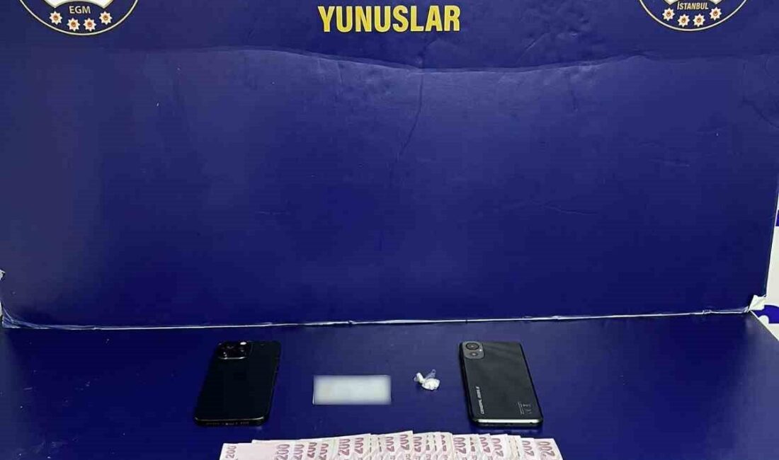 Beşiktaş ilçesinde bir arabadaki gizli bölmeden kokain çıktı ve araç