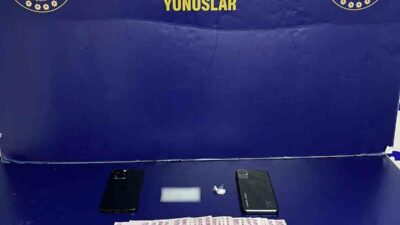 Beşiktaş ilçesinde bir arabadaki gizli bölmeden kokain çıktı ve araç