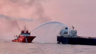 Kandıra ilçesi Kefken açıklarında yabancı bir gemide meydana gelen yangına