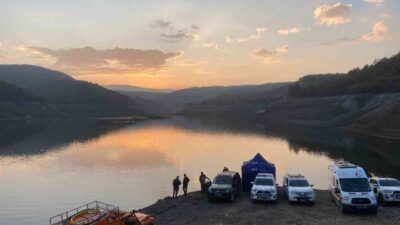 Kastamonu’nun Daday ilçesinde bir baraj gölünde balıkçılar tarafından bir erkek