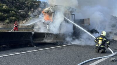 Aydın-Muğla karayolunda meydana gelen kaza sonucu bir tırın yanarak kullanılamaz