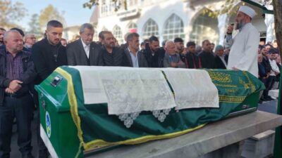 Sakarya’nın Akyazı ilçesinde iki hafif ticari aracın çarpışması sonucu meydana