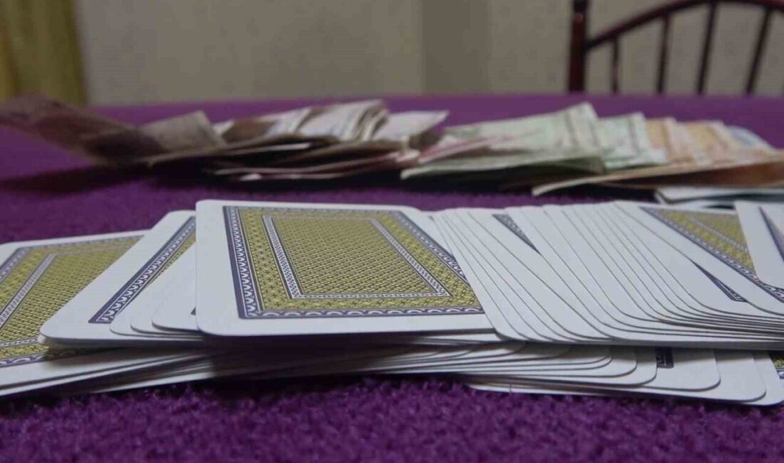 Kırıkkale’de polis ekiplerince bir dernek binasına düzenlenen kumar operasyonunda, 12