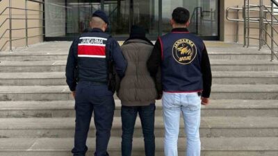 Kırıkkale’de jandarma ekiplerince aranan şahıslara yönelik gerçekleştirilen operasyonda, hakkında kesinleşmiş