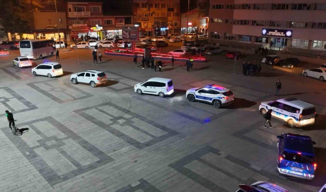 Kırıkkale’de polis ve jandarma ekipleri tarafından “Huzur-71” uygulaması gerçekleştirildi. Kent