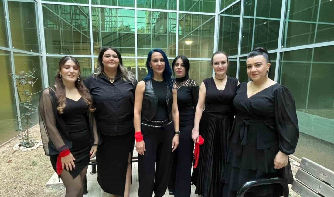 Kırşehir’de düzenlenen Kadın Çalıştayı’nda kamu kurumlarında görev yapan personel, kadına