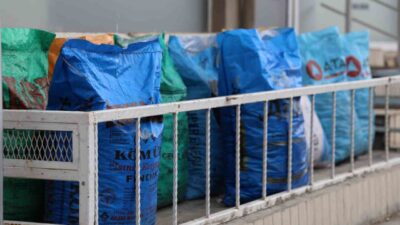 Kırşehir’de havaların soğumaya başlamasıyla kömür satışlarında gözle görülür artış yaşandı.