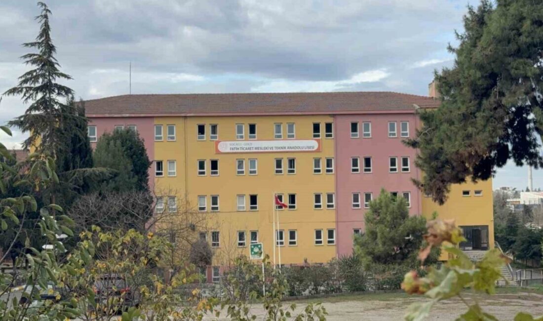 Gebze ilçesinde 15 lise öğrencisinin mide bulantısı ve kusma şikayetleriyle