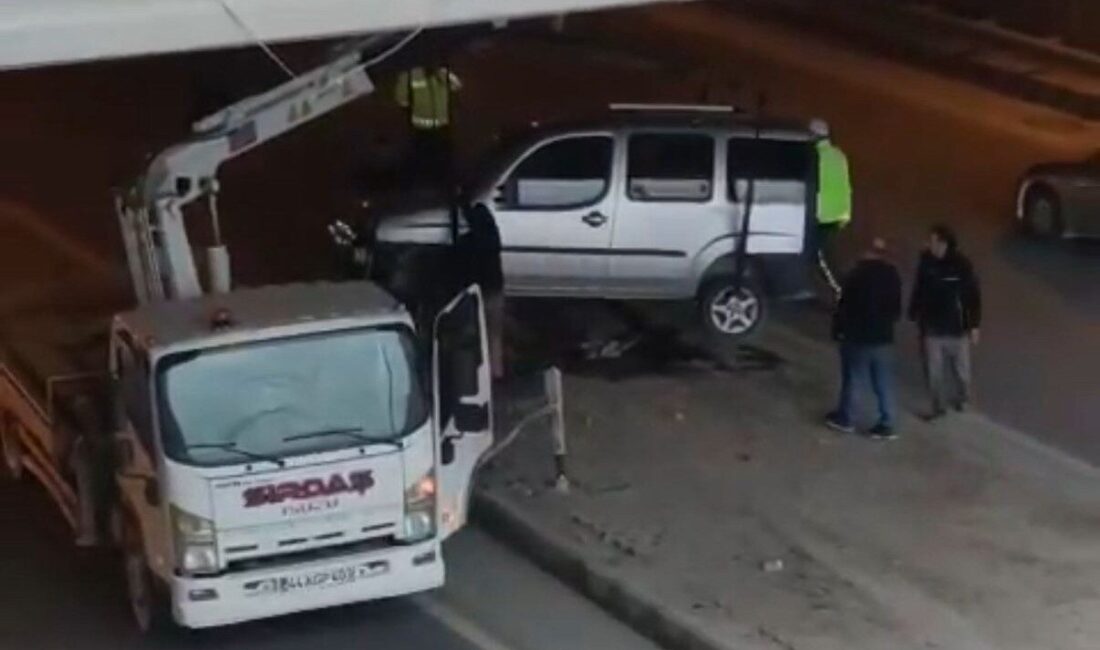 Malatya’da meydana gelen bir kaza sonucunda, Akpınar altgeçidinde kontrolü kaybeden
