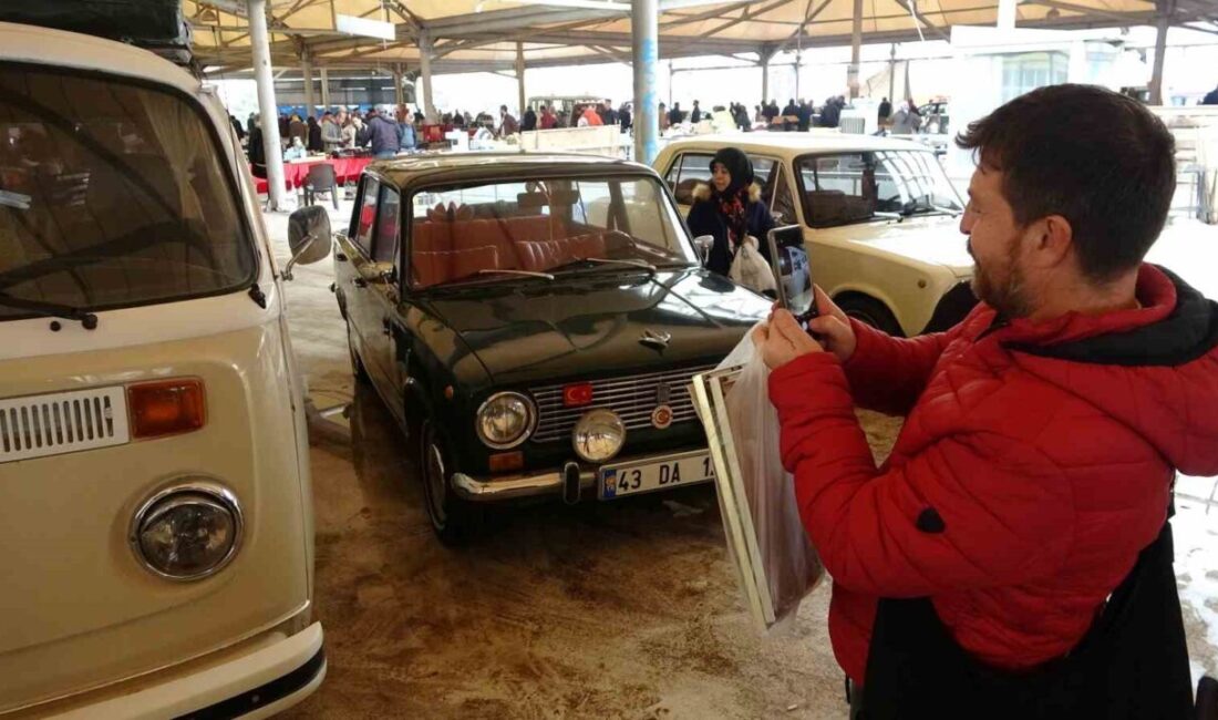 Kütahya’da bulunan Antikacılar Derneği tarafından düzenlenen 34. Antika Pazarı, bu