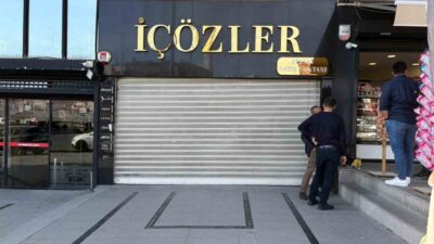 Ankara’da bakım ve onarım çalışması için gittiği kuyumcu dükkanındaki vitrin