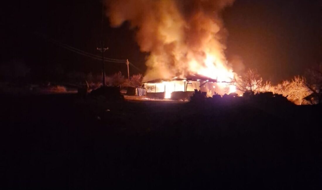 Malatya’nın Hekimhan ilçesinde bulunan bir müstakil evde çıkan yangın, itfaiye