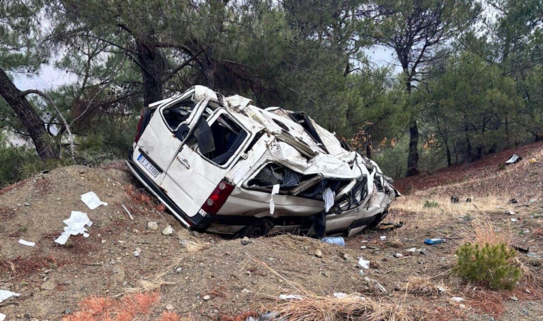 Doğanşehir ilçesinde meydana gelen trafik kazasında, minibüsün sürücüsünün direksiyon kontrolünü