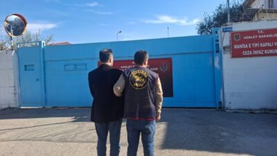 Manisa’nın Turgutlu ilçesinde, aralarında FETÖ üyeleri ve yağma suçlularının da