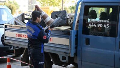 Manisa Büyükşehir Belediyesi Zabıta Dairesi Başkanlığı, kaldırımların işgal edilmesine yönelik