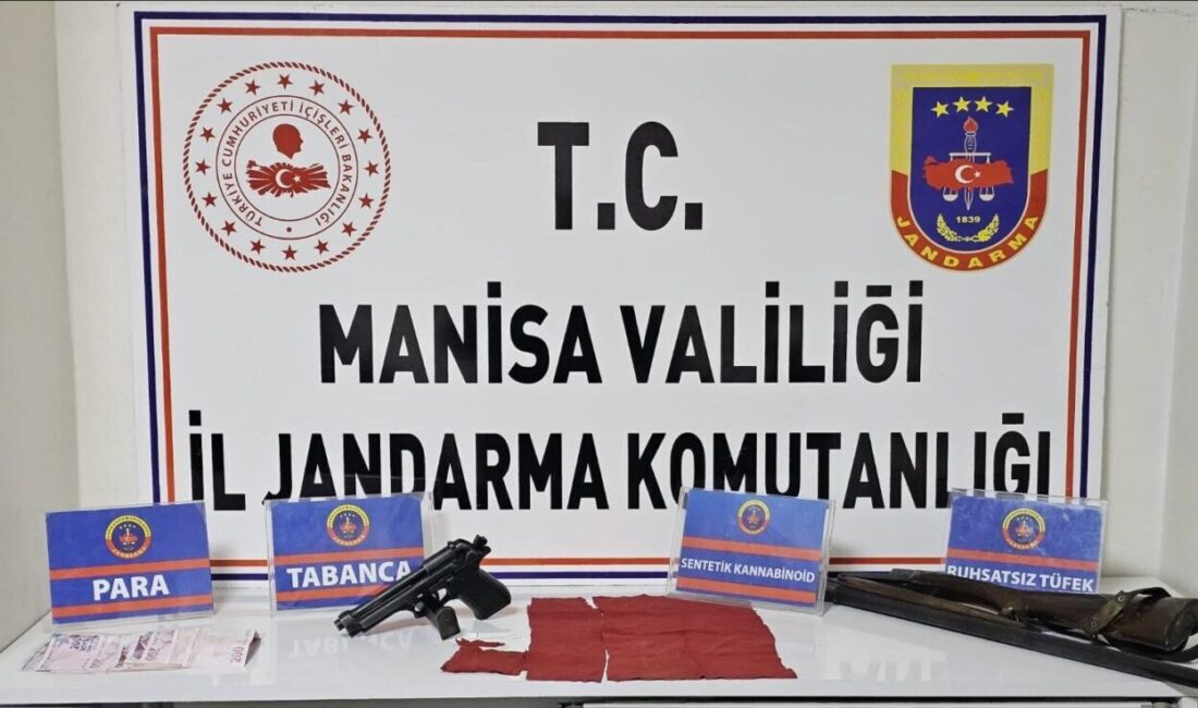 Manisa’nın Salihli ilçesinde jandarma ekipleri tarafından bir eve düzenlenen operasyonda