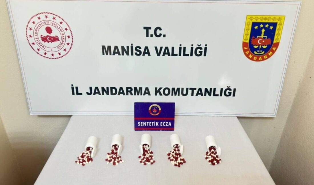 Alaşehir İlçe Jandarma Komutanlığı JASAT ekipleri, Baklacı Mahallesi’nde uyuşturucu ticaretine