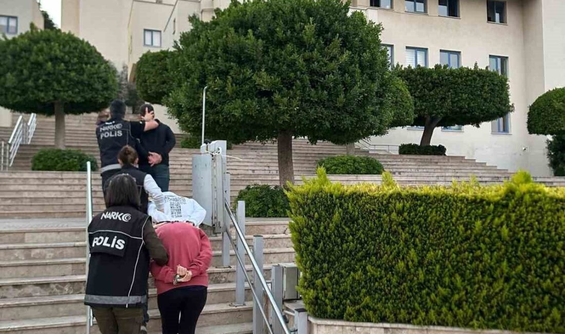 Muğla Narkotik Suçlarla Mücadele Şube Müdürlüğü ekiplerince Marmaris’te düzenlenen operasyonlarda