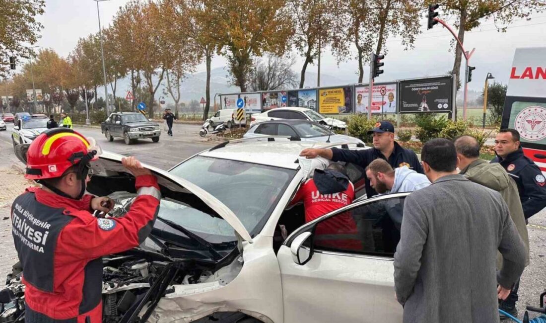Muğla’nın Menteşe İlçesi’nde gerçekleşen çift taraflı trafik kazasında iki kişi