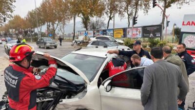 Muğla’nın Menteşe İlçesi’nde gerçekleşen çift taraflı trafik kazasında iki kişi