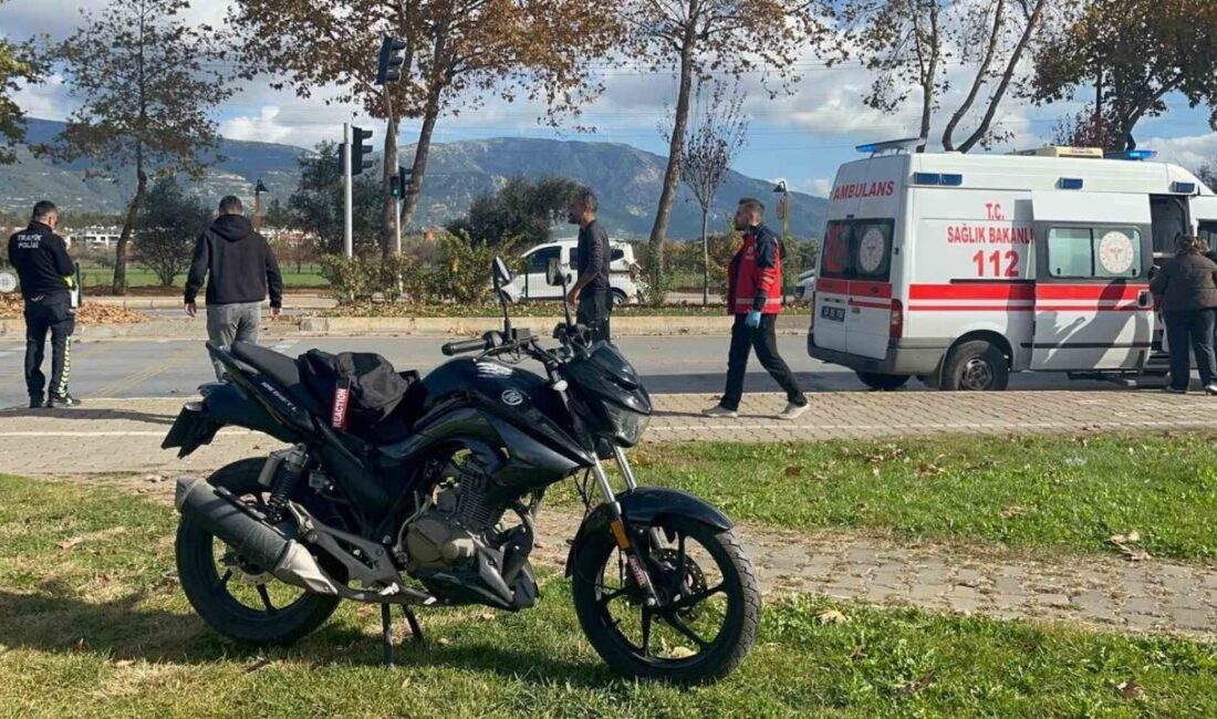 Menteşe ilçesinde, Uğur Mumcu Bulvarı’nda meydana gelen bir trafik kazasında
