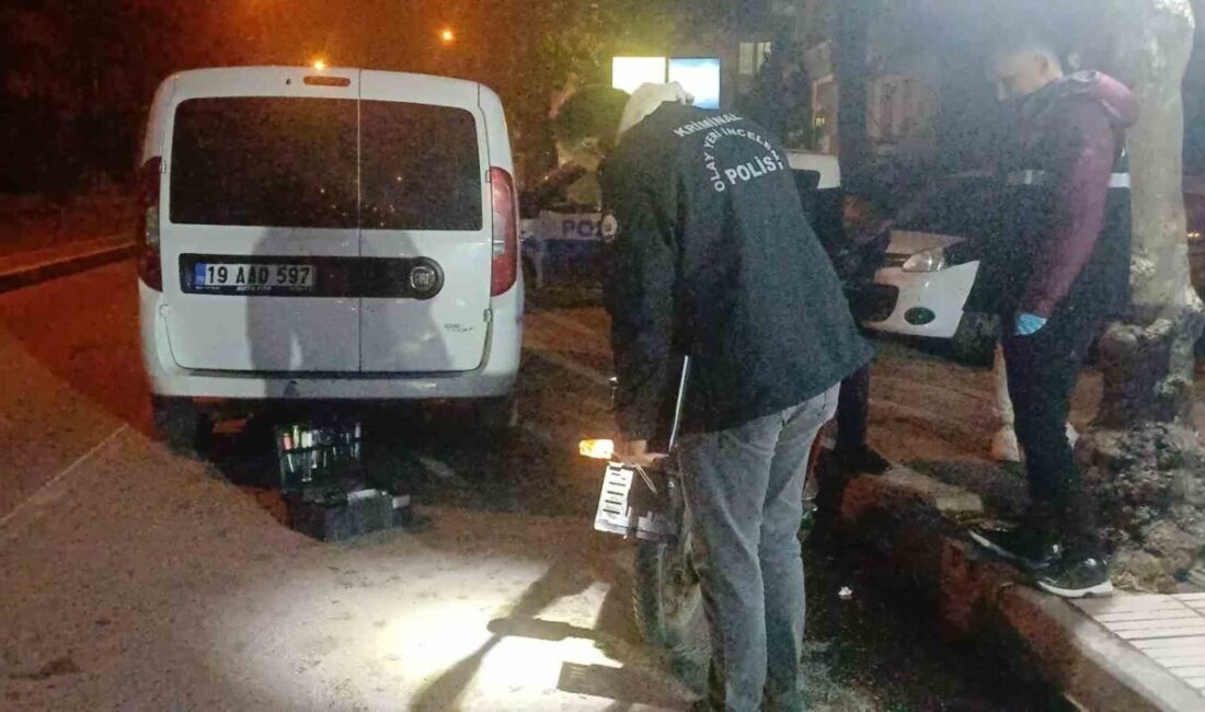 Çorum’da, Kale Mahallesi Meram 2. Sokak’ta bir iş yerinden motosiklet