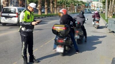 Manisa’da, emniyet trafik ekipleri tarafından motosiklet sürücülerine yönelik gerçekleştirilen 3
