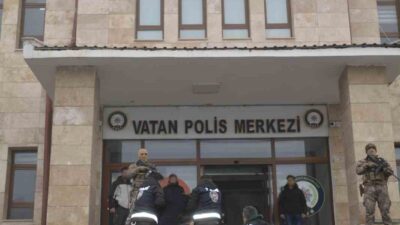 Muş’un Bulanık ilçesinde, okulda başlayan anlaşmazlık nedeniyle iki aile arasında