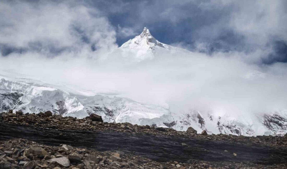 Nepal’de bulunan Yalung Ri Dağı’nda meydana gelen çığda beşi yabancı