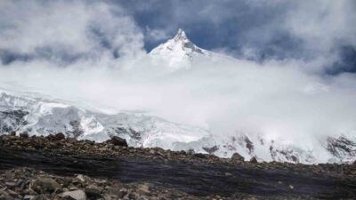 Nepal’de bulunan Yalung Ri Dağı’nda meydana gelen çığda beşi yabancı