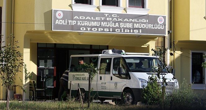 Muğla’nın Seydikemer ilçesinde, zehirlenme iddialarıyla hastaneye kaldırılan ve hayatını kaybeden