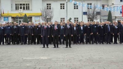 Yozgat’ta, 24 Kasım Öğretmenler Günü, çeşitli etkinliklerle kutlandı. Kutlama programı,