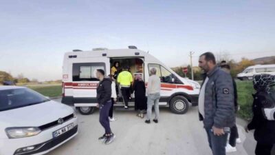 Sakarya’nın Kaynarca ilçesinde bir otomobil ile motosikletin çarpışması sonucunda meydana