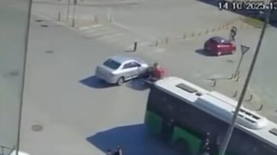 Denizli’de bir otomobil, kontrolsüz bir şekilde kavşağa girdi ve bir