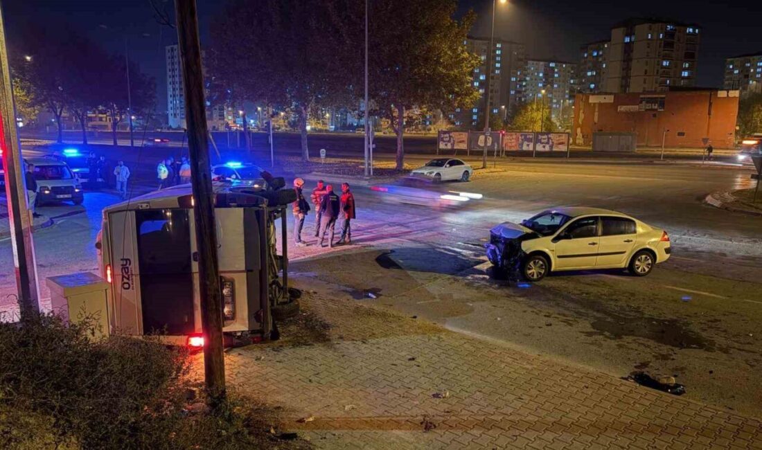 Kocasinan ilçesinde yaşanan trafik kazasında bir otomobilin servise çarpması sonucu