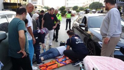 Manavgat ilçesinde bir otomobilin karşıya geçmeye çalışan yaya üzerine çarpması