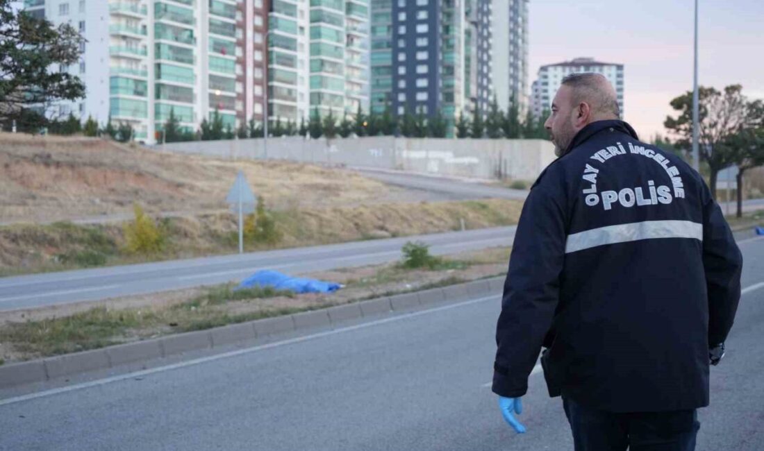 Kırıkkale’de ana yol üzerinde karşıya geçmeye çalışan bir yaya, otomobilin